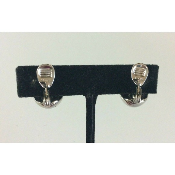 Vintage Monet Clip On Earring Dome Teardrop Silver - Picture 5 of 7